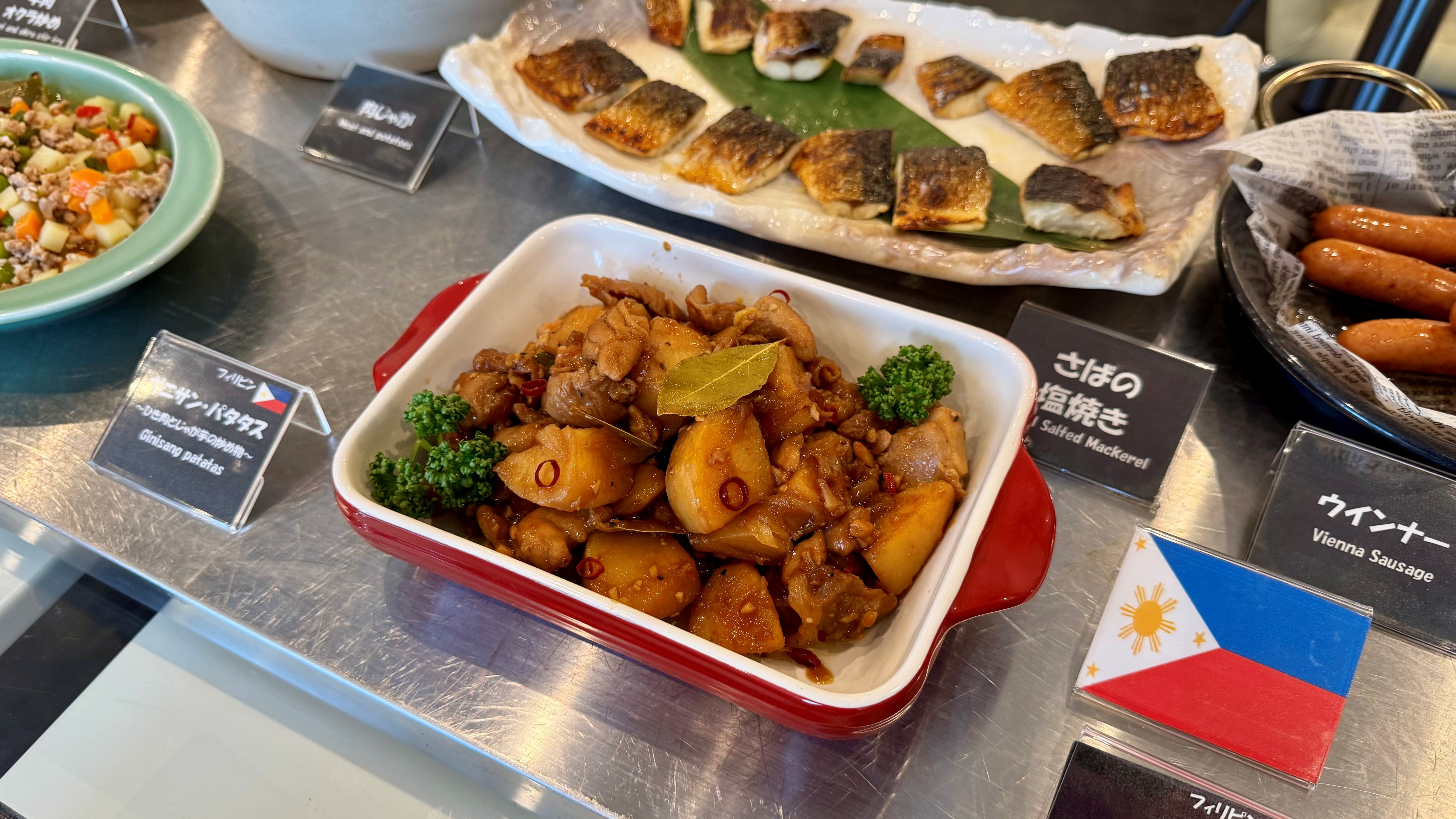 breakfast  日替わりアジア料理