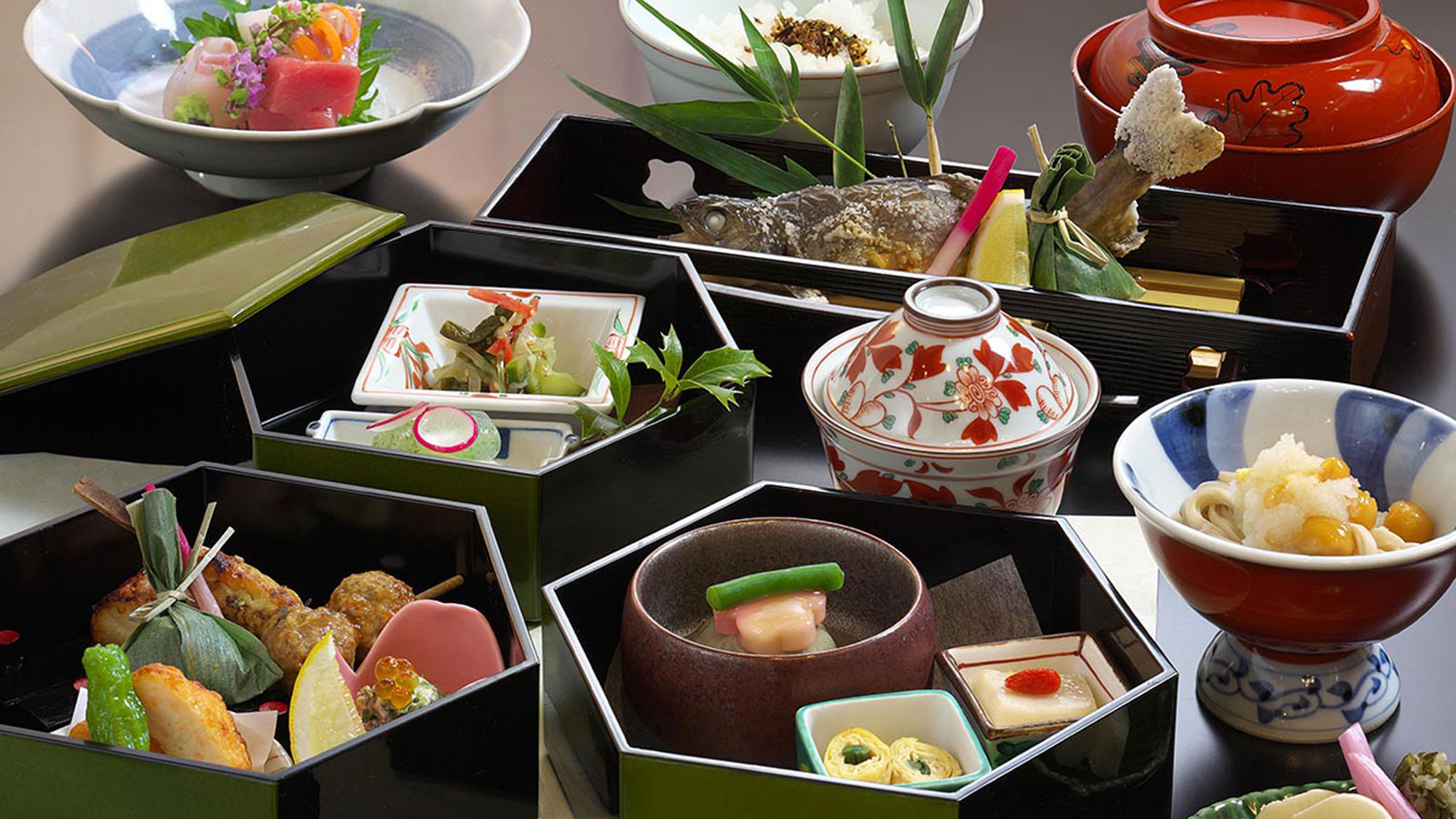 【四季御膳】お刺身など小鉢が付いてグレードアップ