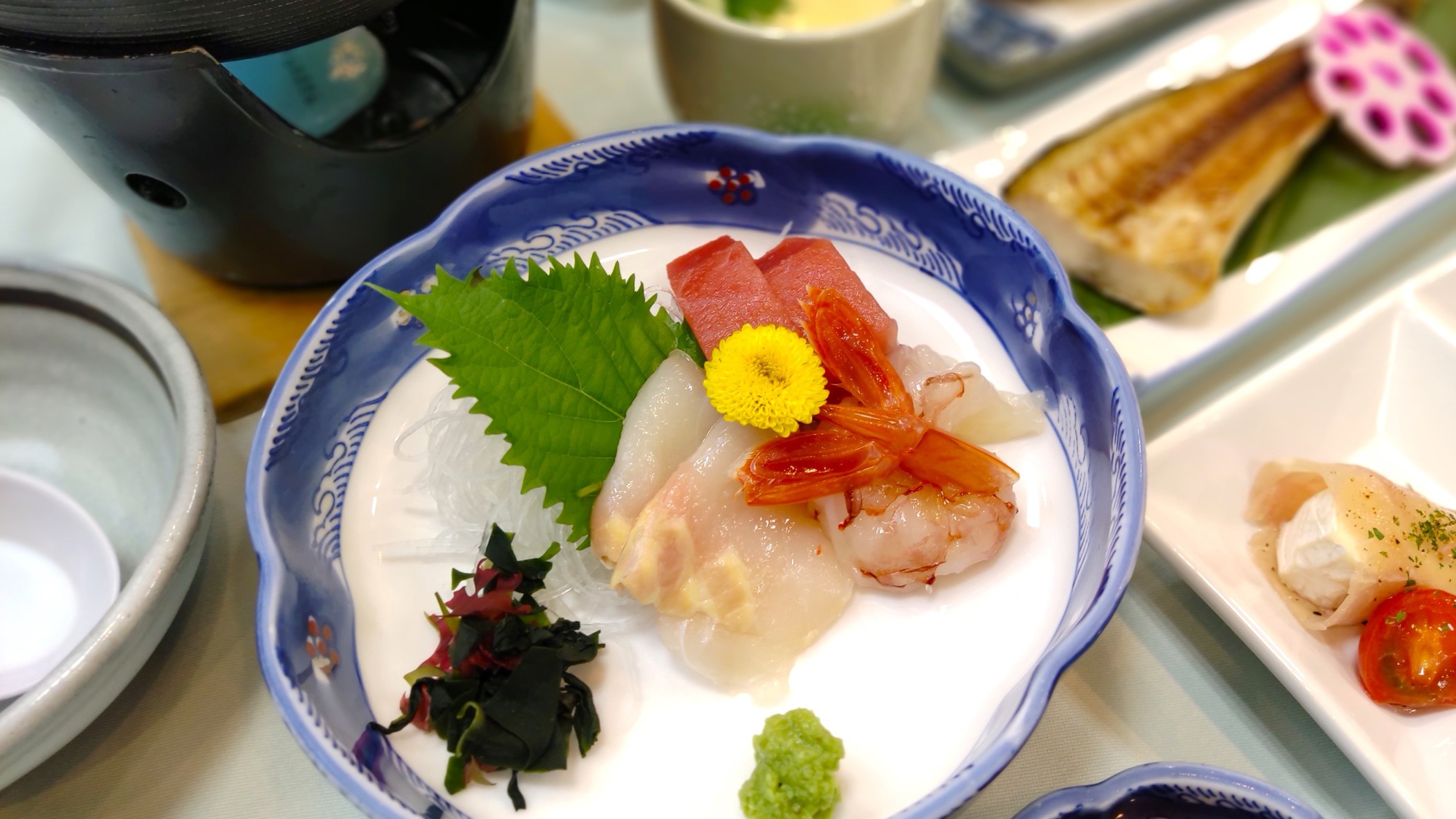 ◆天然温泉＆サウナで日頃の疲れをリフレッシュ♪夕食は地元山海の幸が楽しめるアイランド御膳【夕朝食付】