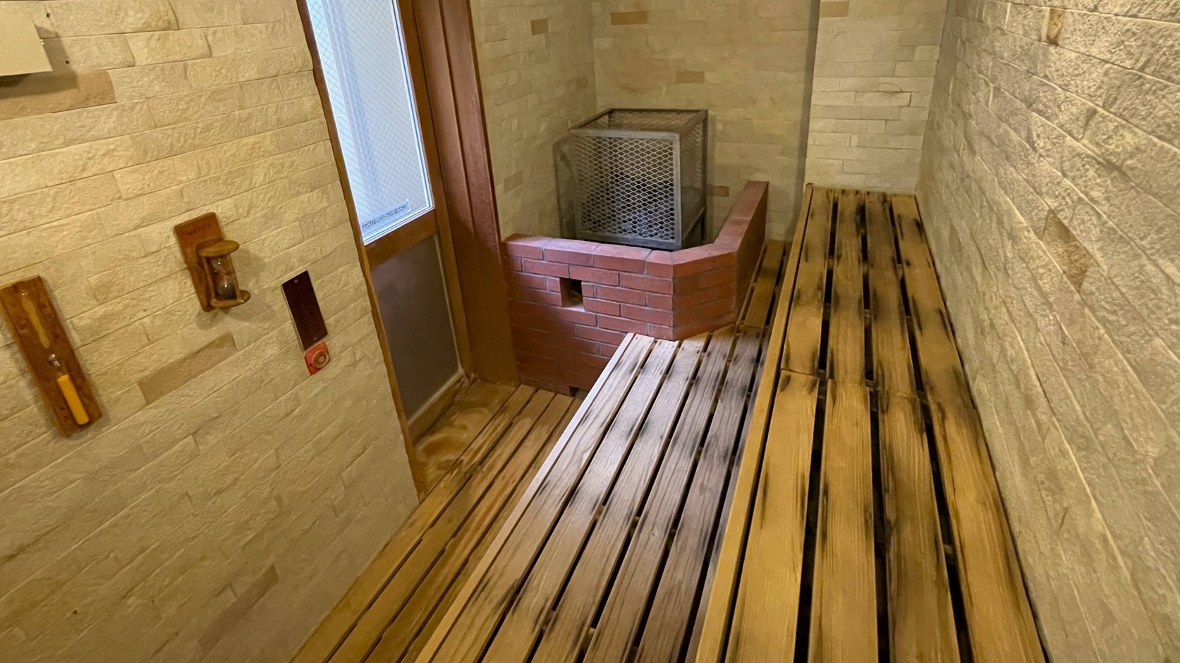 ◆道の駅併設の天然温泉ホテルは国道沿いで好アクセス♪朝食は地元の新鮮野菜など和洋バイキング【朝食付】