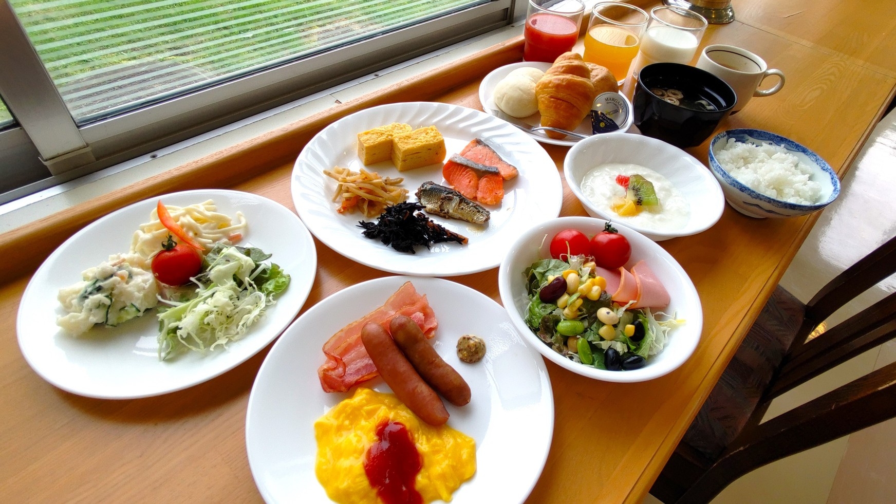 ◆道の駅併設の天然温泉ホテルは国道沿いで好アクセス♪朝食は地元の新鮮野菜など和洋バイキング【朝食付】