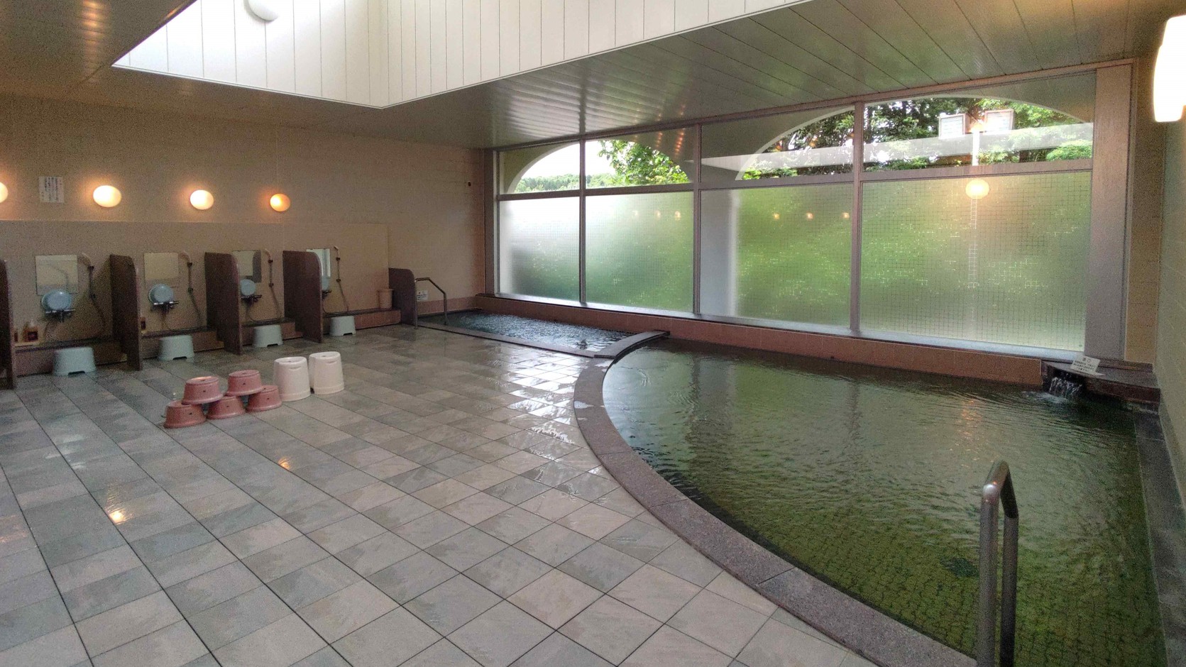 ◆国道40号沿いで好アクセス＆広々平面駐車場♪気軽に温泉＆サウナ旅が楽しめる食事なしプラン【素泊り】