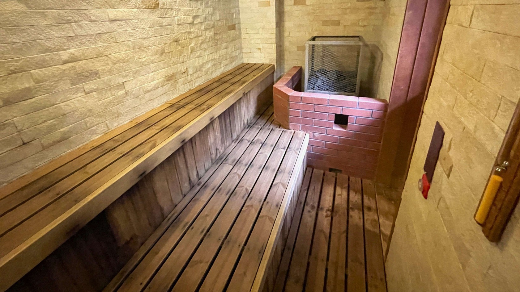 ◆国道沿いの好アクセス＆平面駐車場完備♪夕食は品数少なめでもボリューム満点のビジネス御膳【夕朝食付】