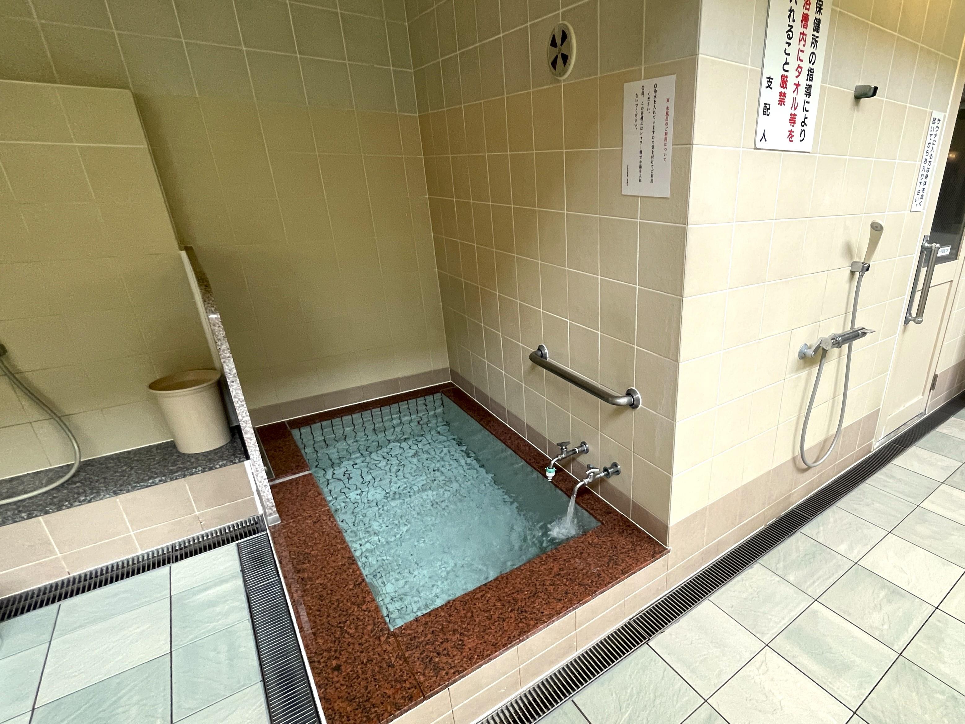 ◆キンキンに冷たい水風呂（男性）