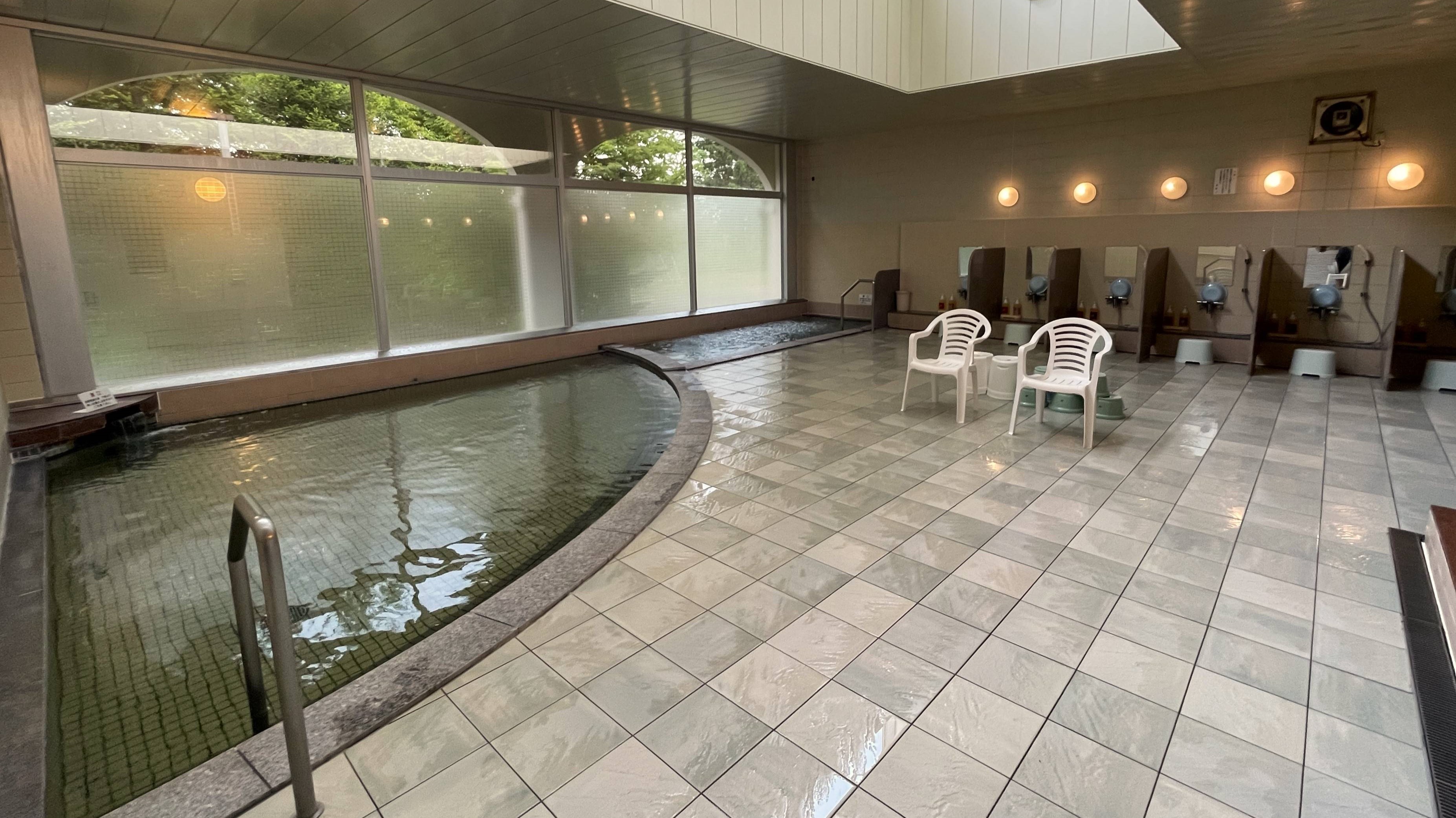 ◆開放感たっぷりの天然温泉大浴場（男性）