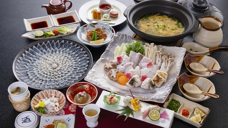 【　大皿ふく刺し付きふくフルコース(9〜4月)　】本場の味覚を堪能！ふくちり鍋付