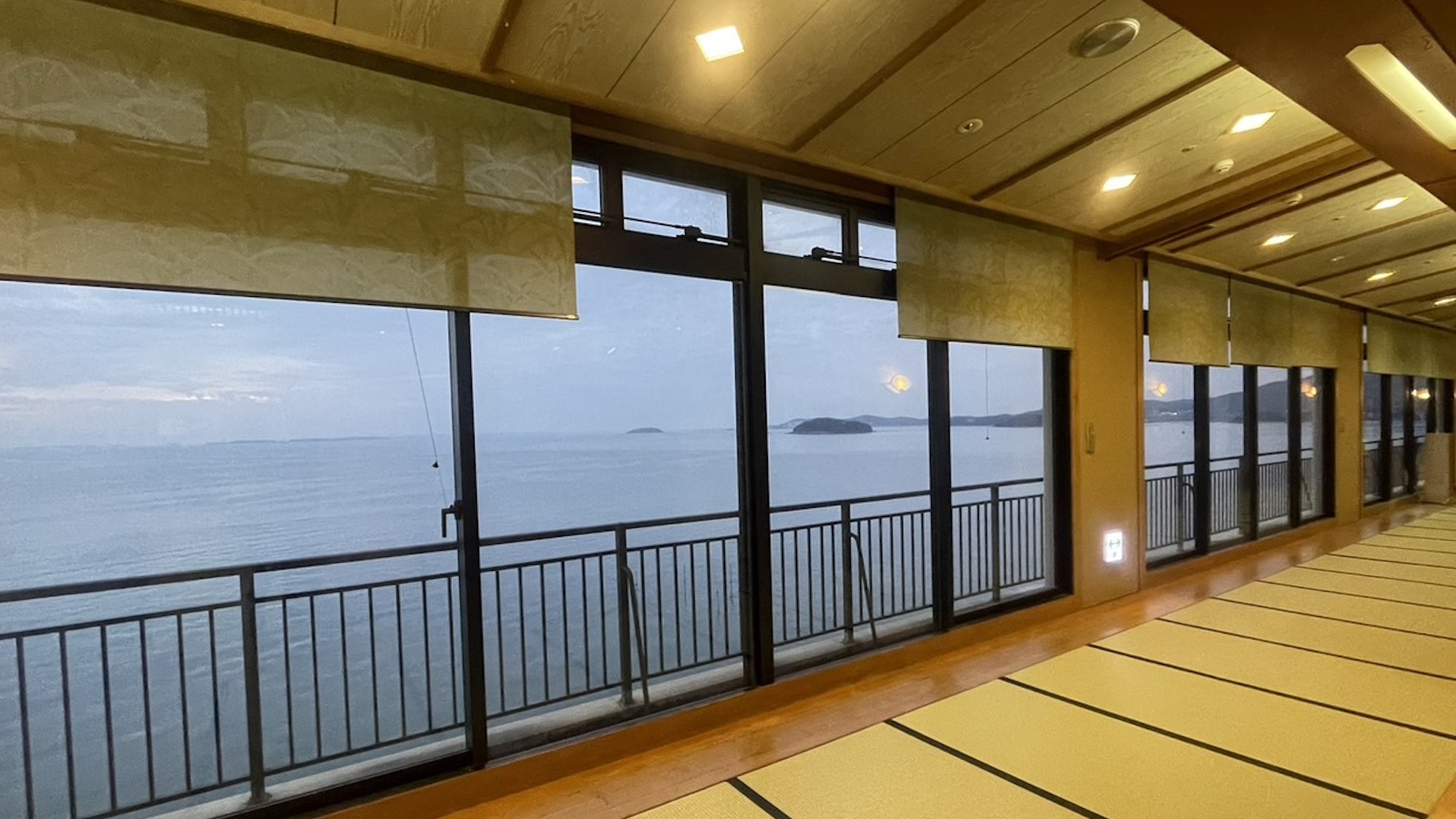 【スキ旅】【有給休暇限定】空いている時に、好きな場所へ〜脱プラで環境にも貢献+えびふらい＋人気菓子付