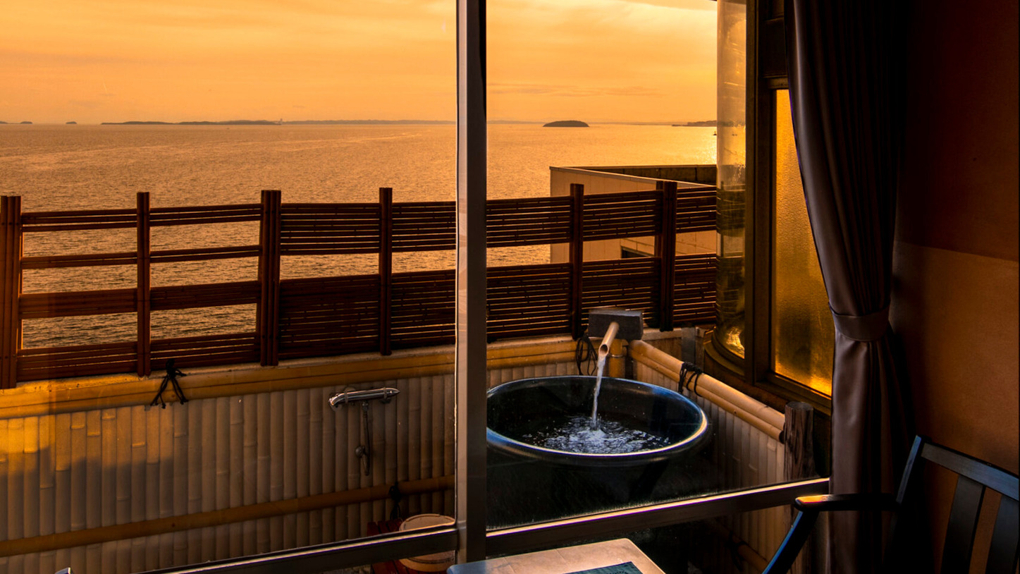 【露天風呂付和室】　和室10畳+縁側