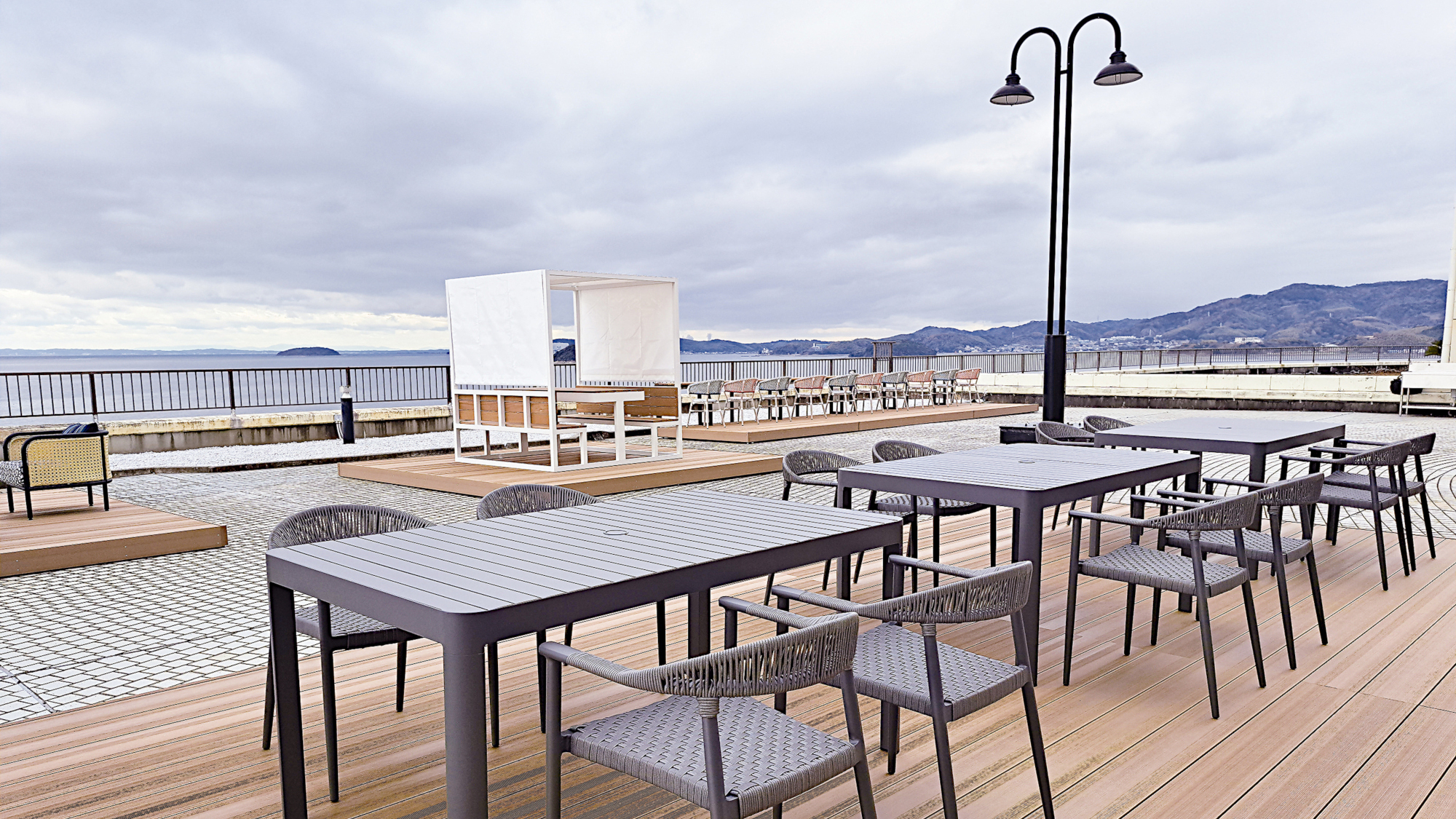 海のテラス【灯台テラス】