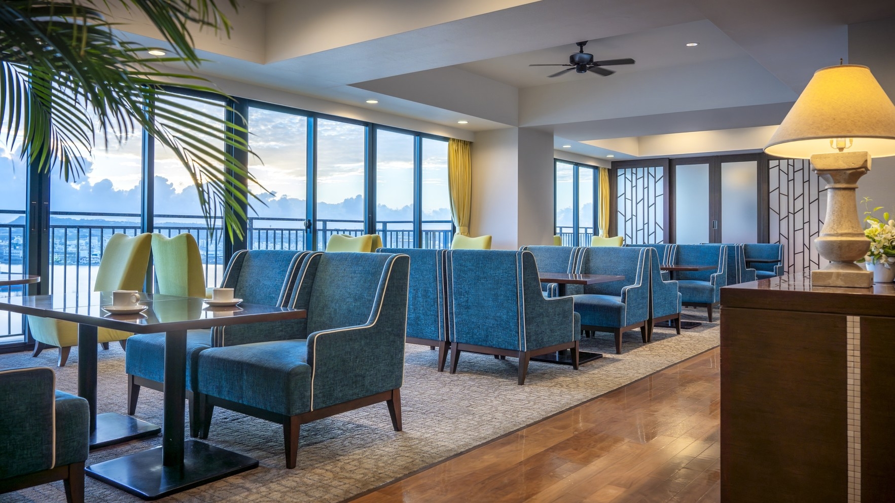 【さき楽28】夕食ブッフェ＆選べる朝食｜クラブフロアStay◆夕日望むビーチまで徒歩1分！連泊特典付