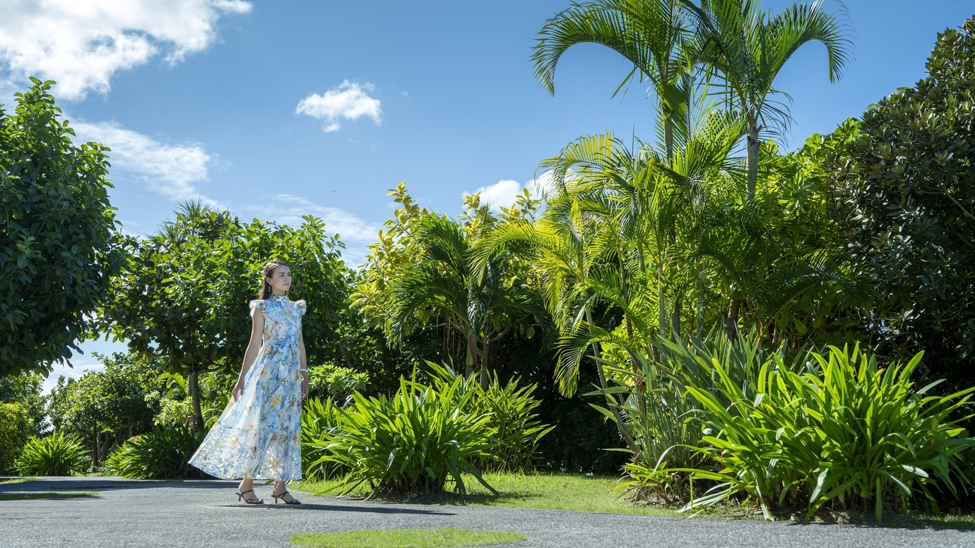 【13％OFF】【楽天スーパーSALE】3連泊以上でお得★空港近くで海にプールにリゾート満喫／朝食付