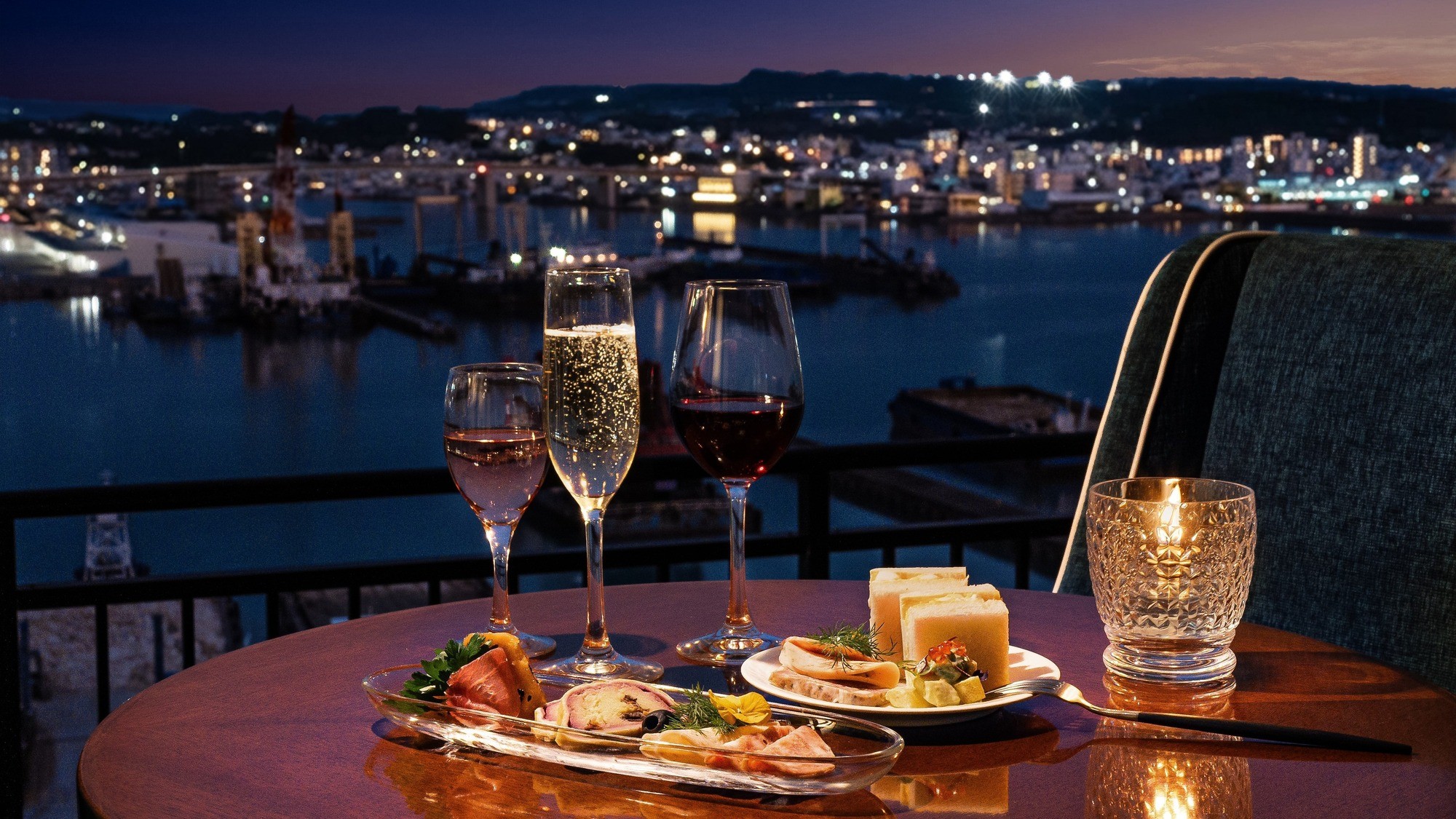 プレミアムラウンジ