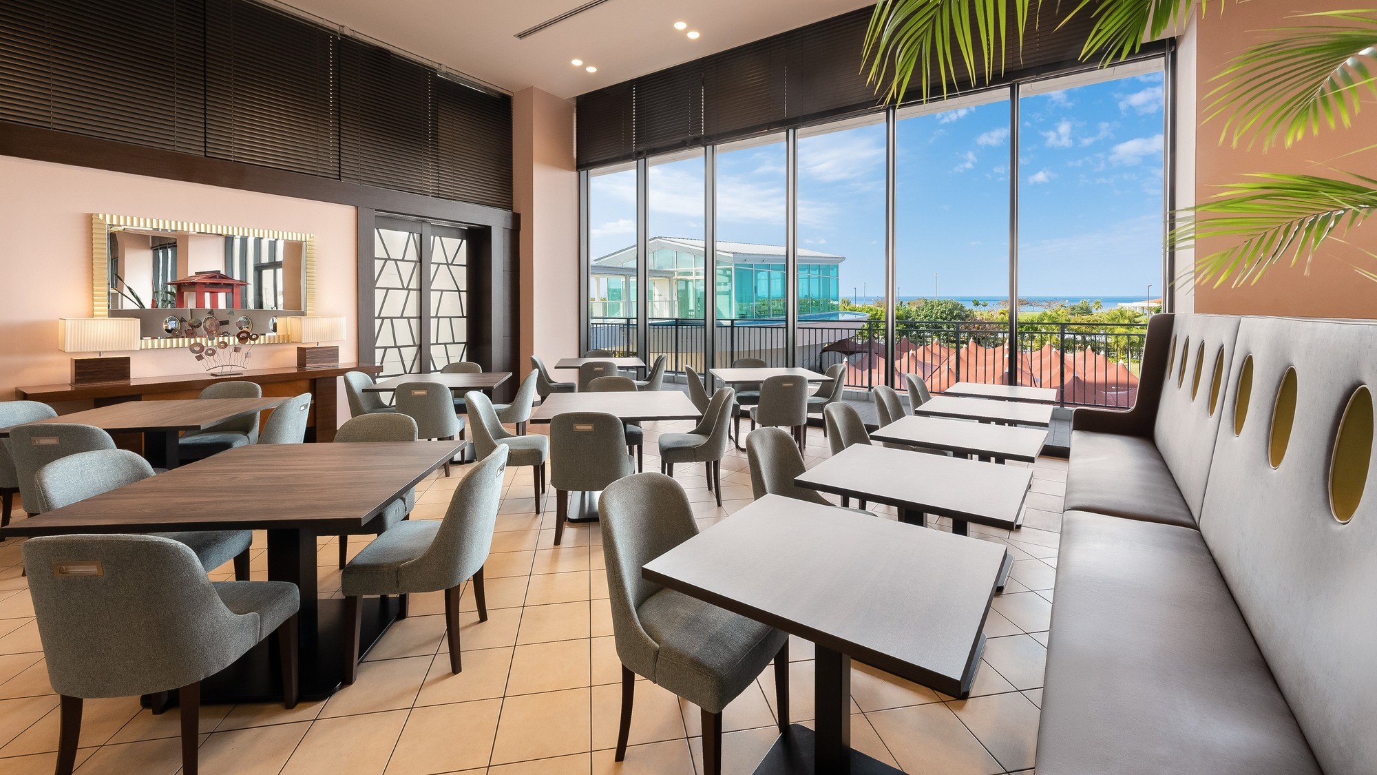 2Fブッフェレストラン「レイール」