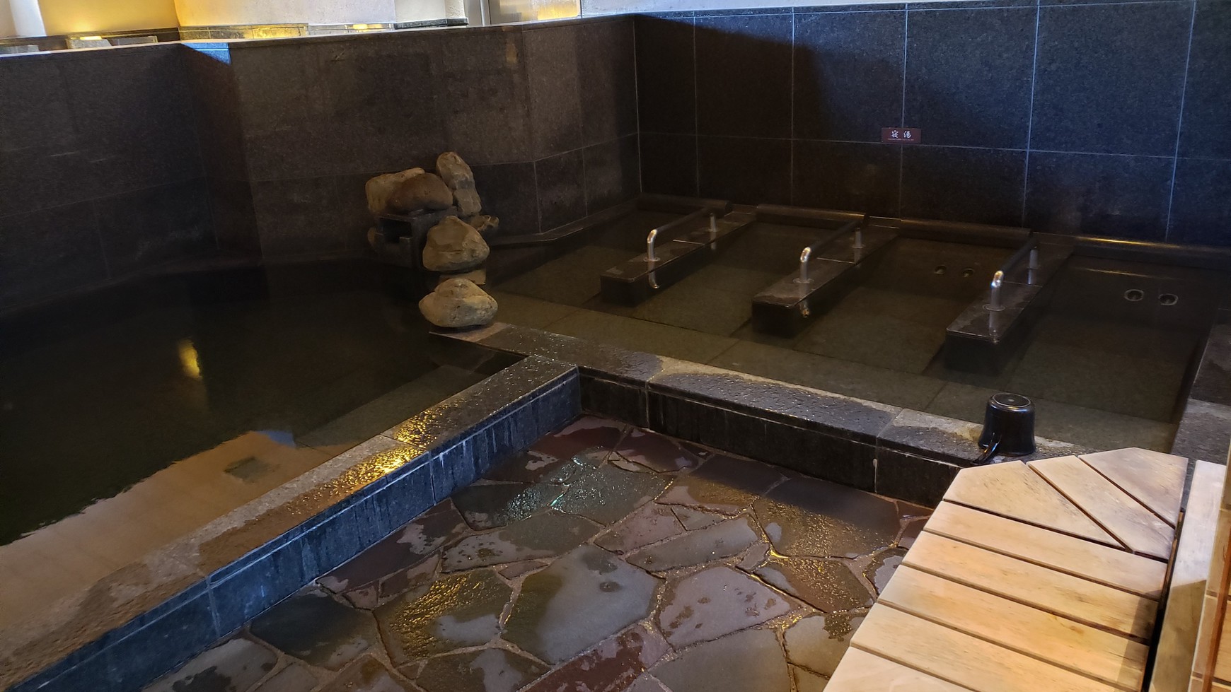 磐梯の湯　男女別大浴場