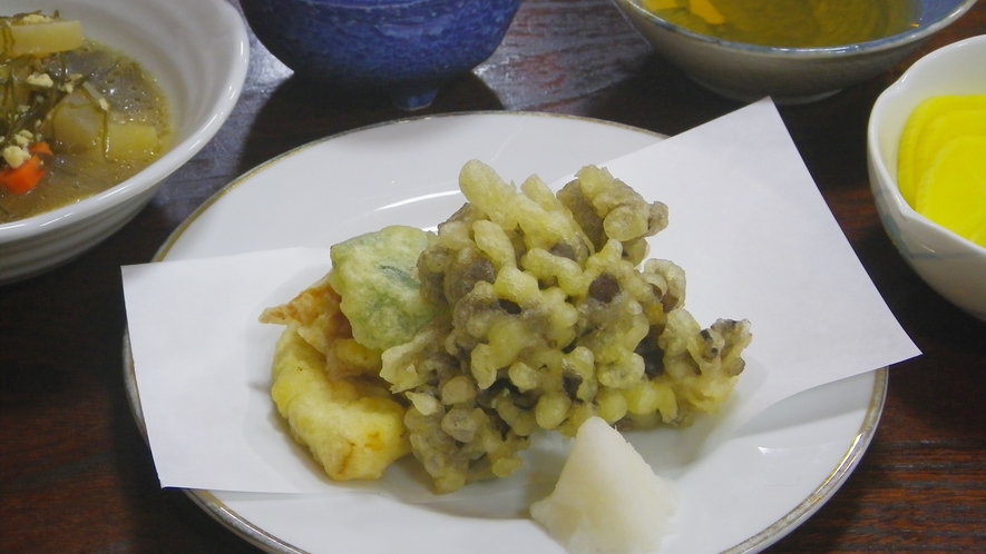 *夕食一例/舞茸の天ぷら。大根おろしをつけて召し上がれ♪