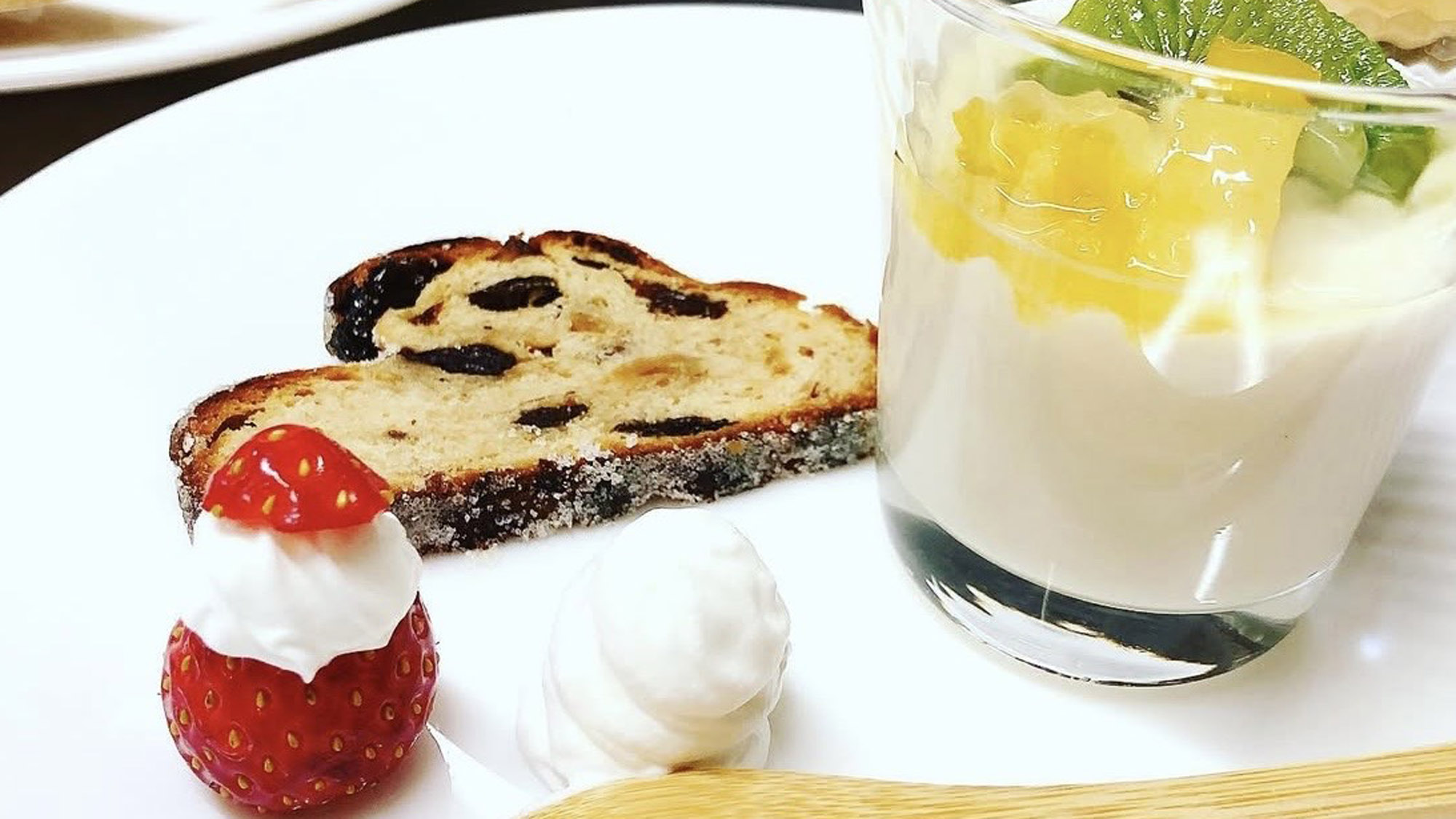 *ある年のクリスマス特製デザート（一例です）_r