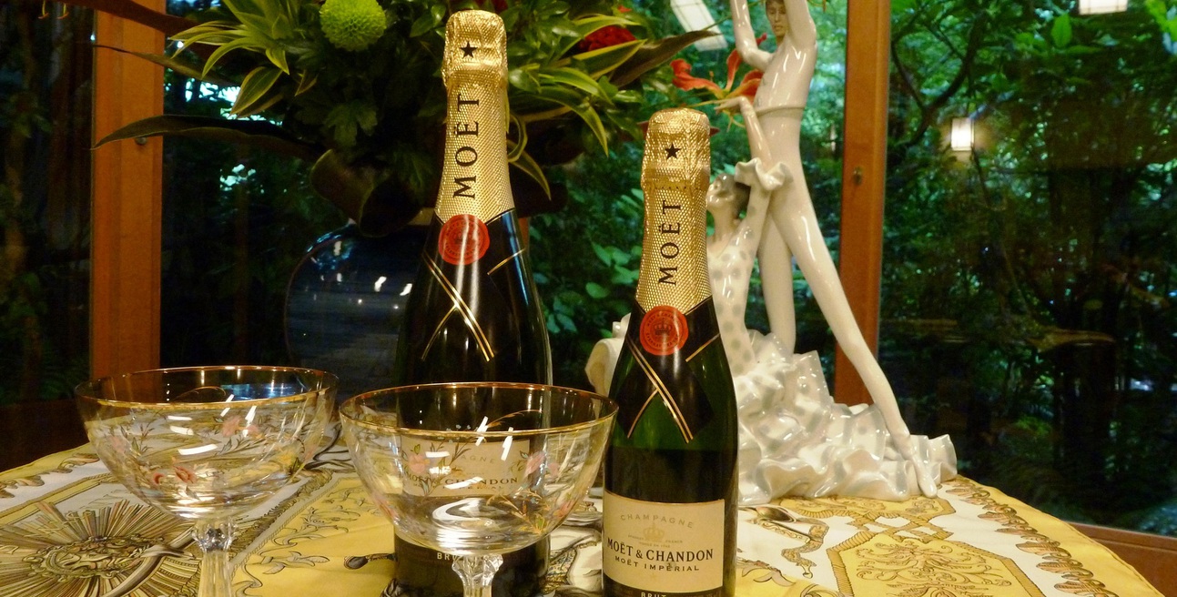 【露天風呂客室】グレードアップ懐石料理にシャンパンを添えて旬の懐石を楽しむプレミアムコースプラン