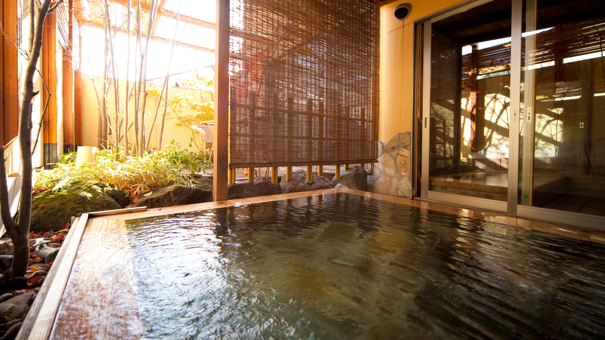 露天風呂付きメゾネット和洋室（温泉）