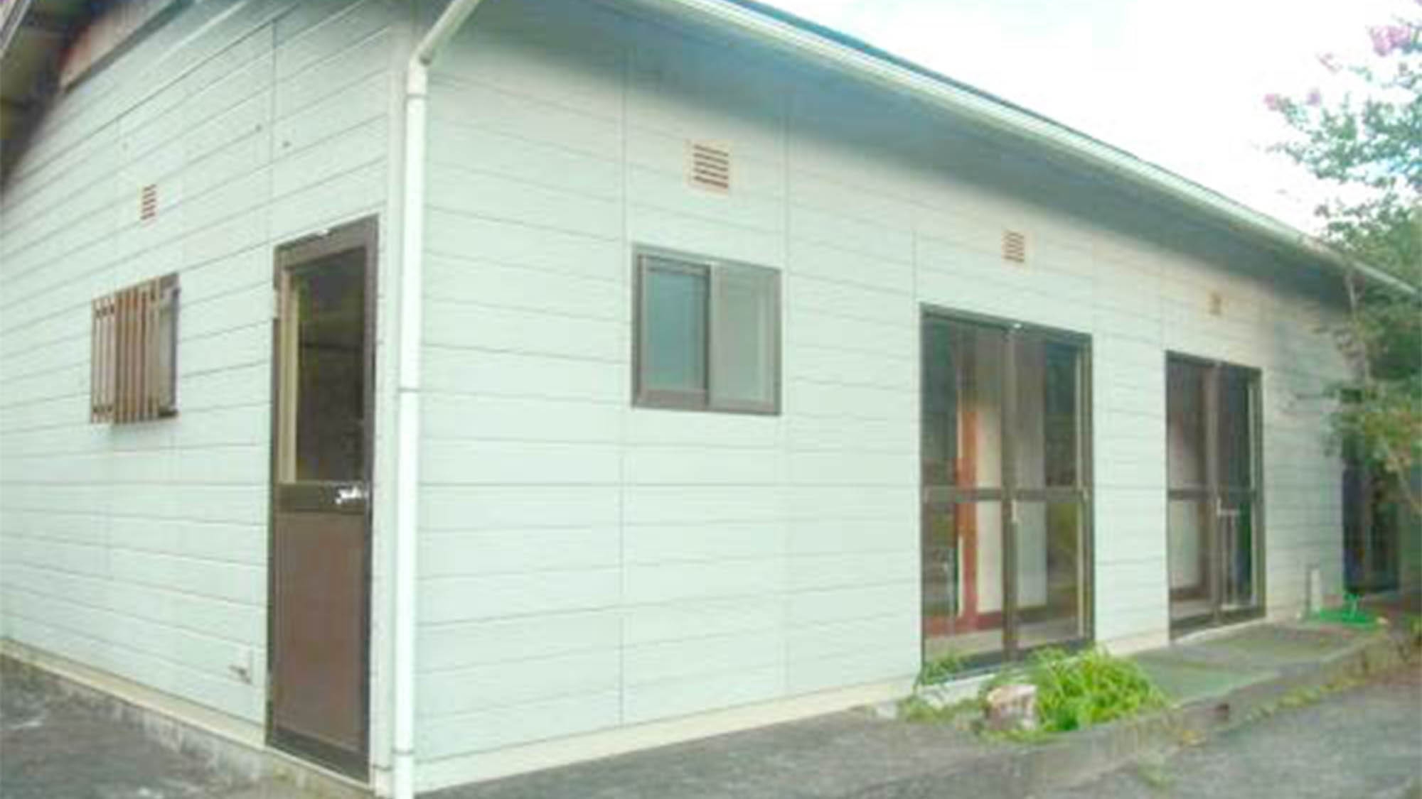 熊野古道沿いの緑豊かなキャンプ場にある宿泊施設〜とろみが自慢の天然温泉〜