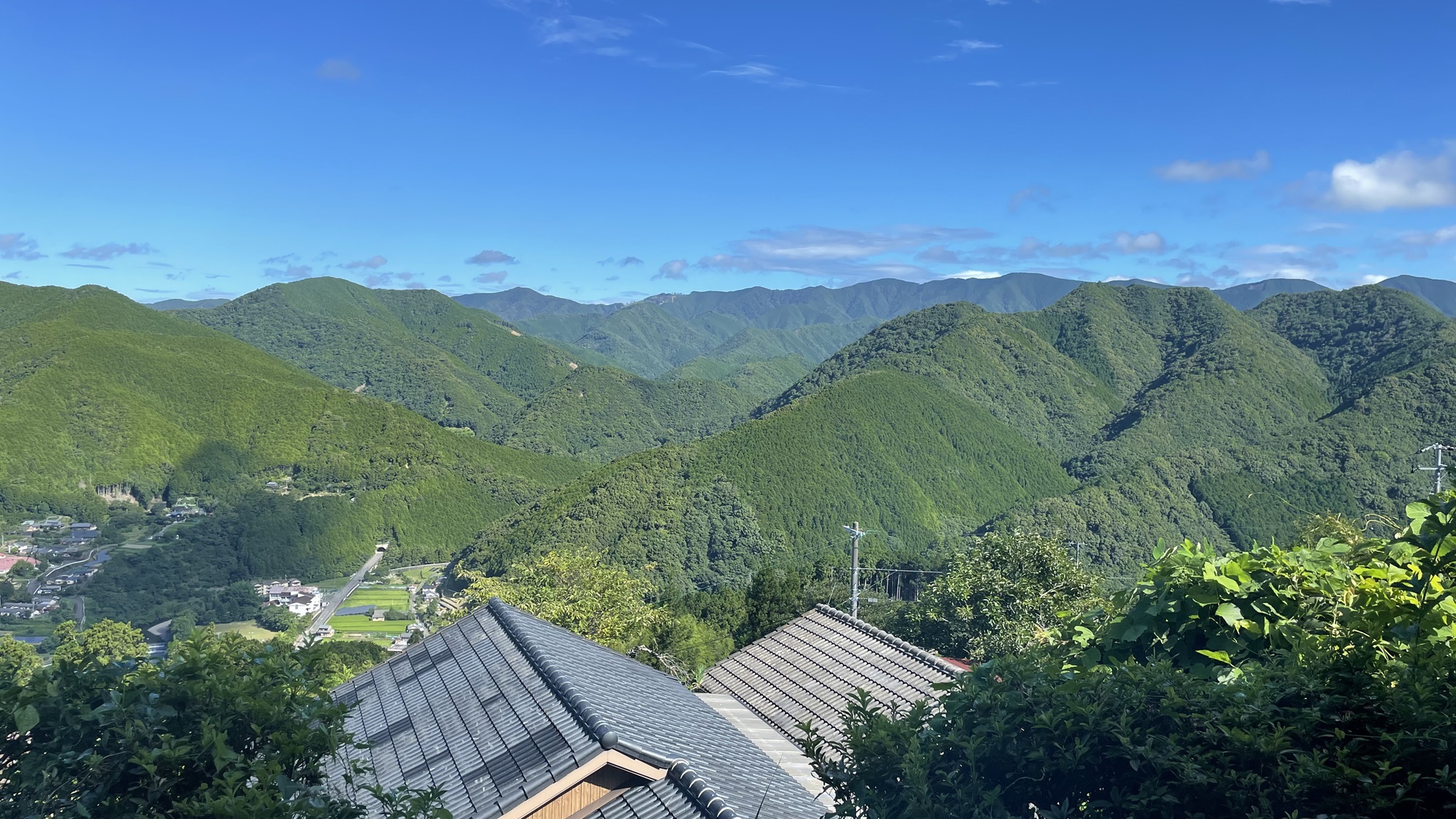 *【客室一例】お部屋からの景色。四季折々の景色を楽しめます。