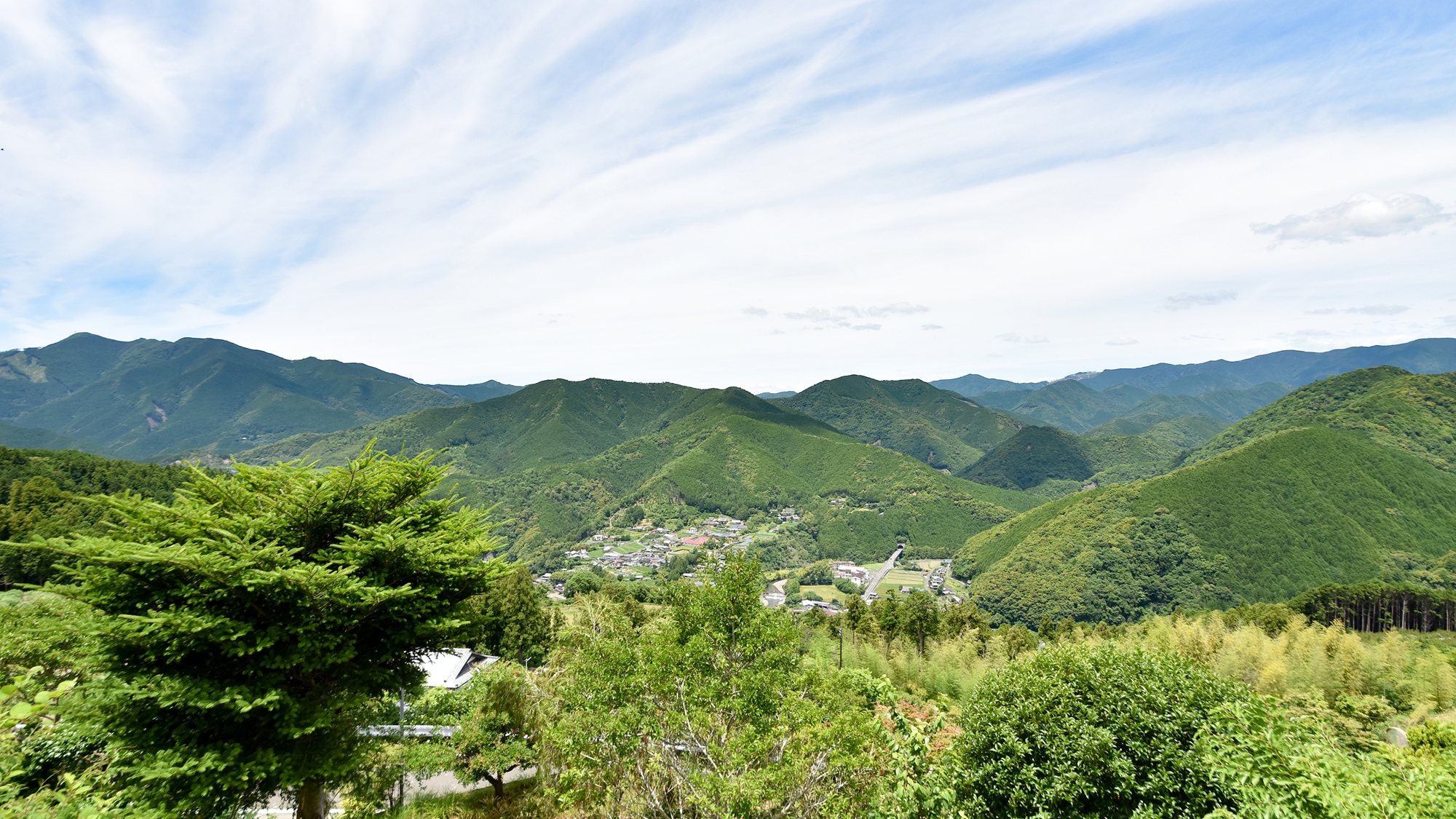 *【大浴場】湯船に浸かりながら自然豊かな景色も楽しめます♪