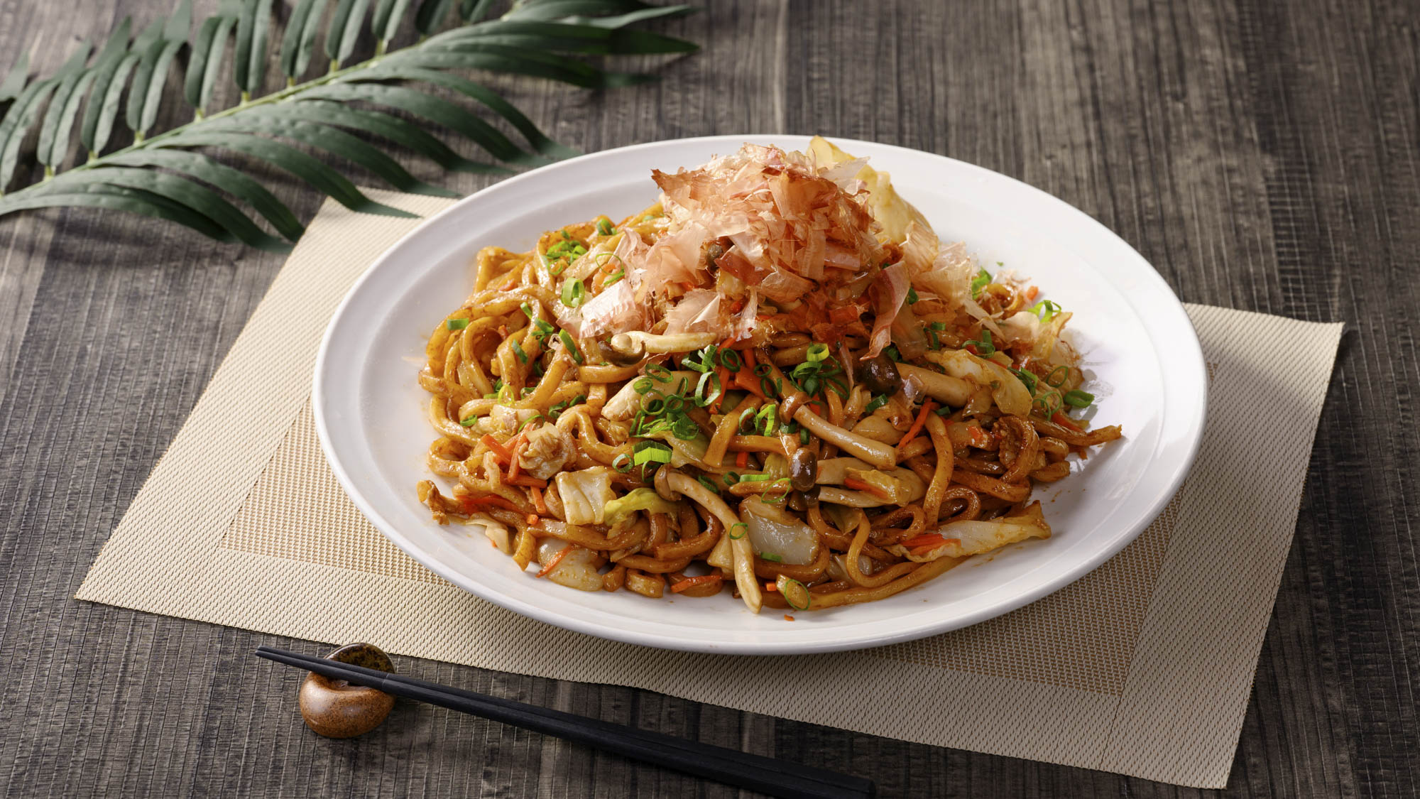 【小倉・黒崎限定】もちもちのうどんにこだわりソースが絡んだ"北九州発祥 焼うどん"