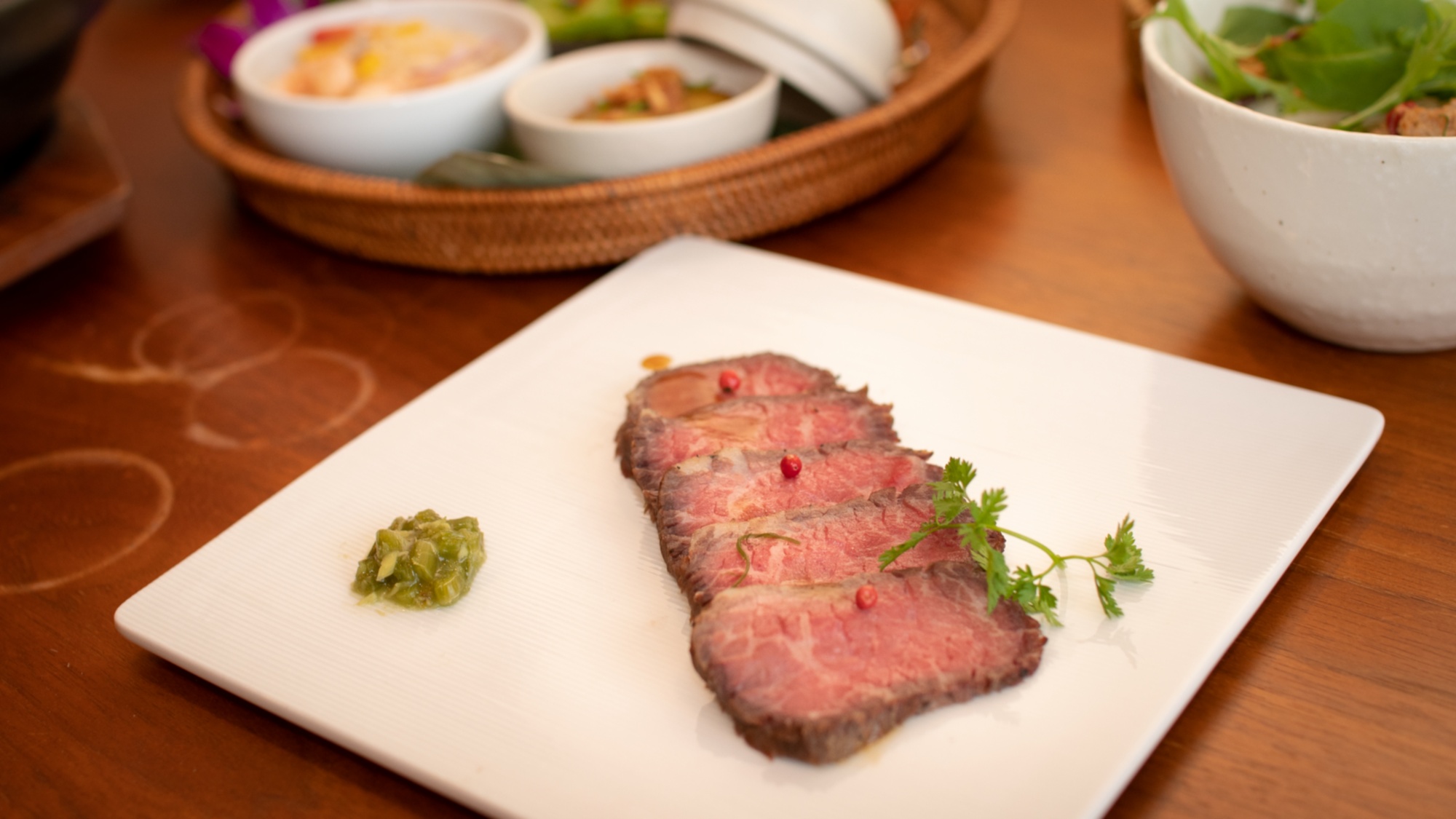 【ご夕食一例】豪華にローストビーフ！低温でじっくり焼きあげます