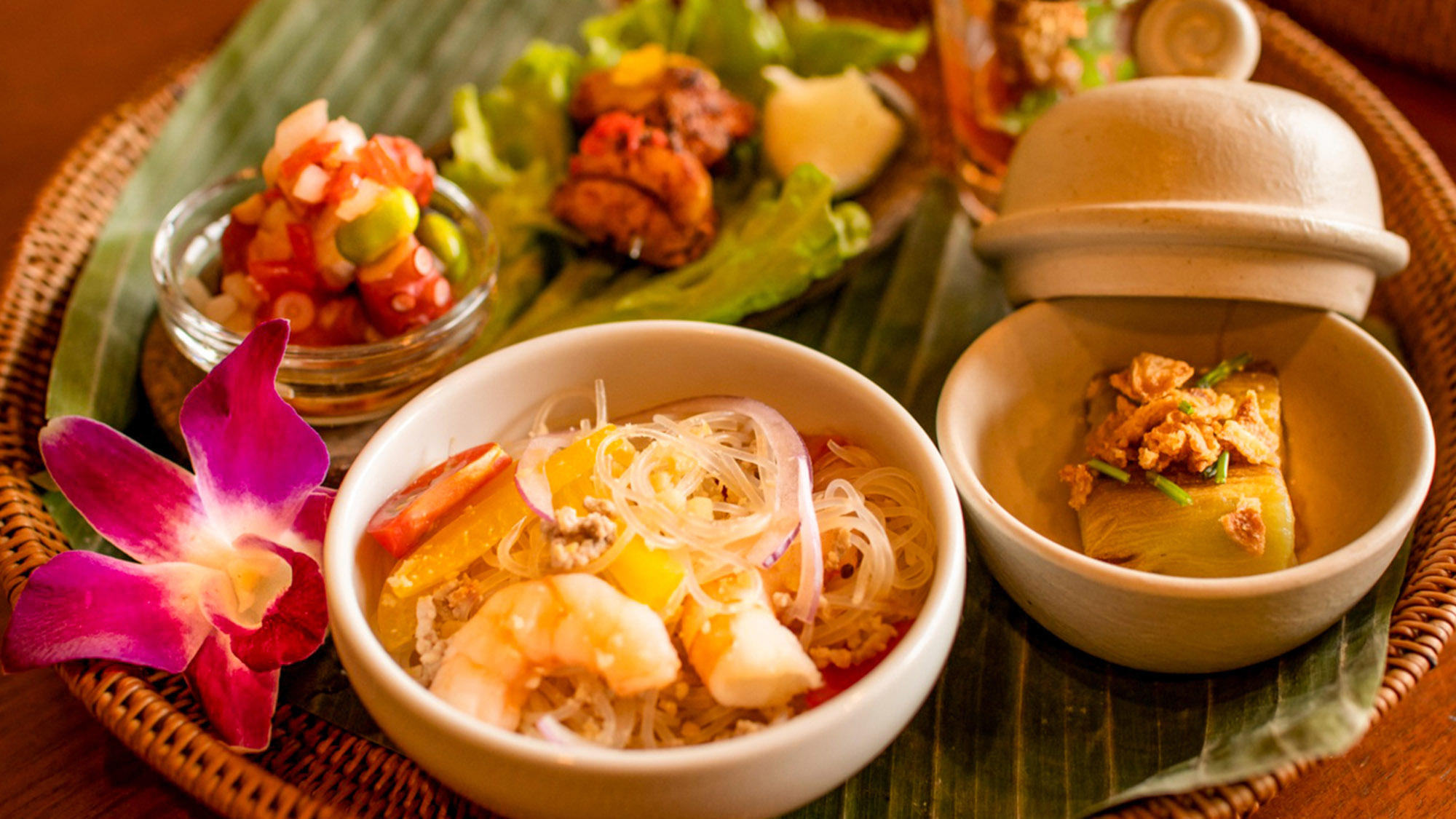 【夕食一例】アジア好きのオーナーが腕をふるう創作アジアン料理をどうぞ