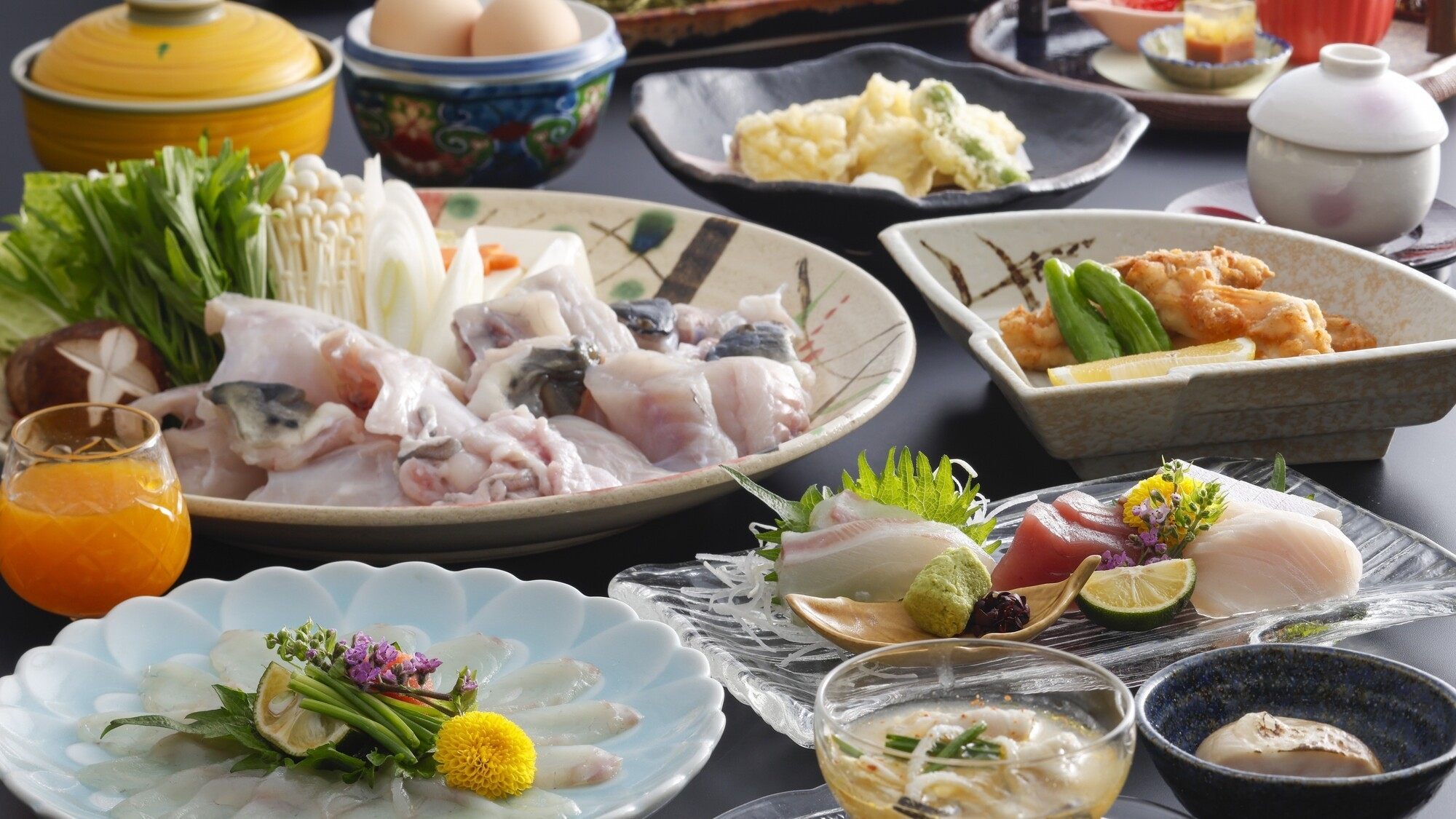 【冬】＜お部屋食＞繊細なふぐ料理で心も体も温まる〜ぷりぷりてっさとふぐ鍋、揚げ物まで満喫するふぐ会席