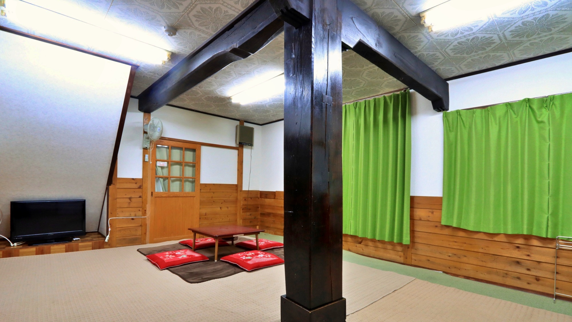 ●本館客室- 18畳