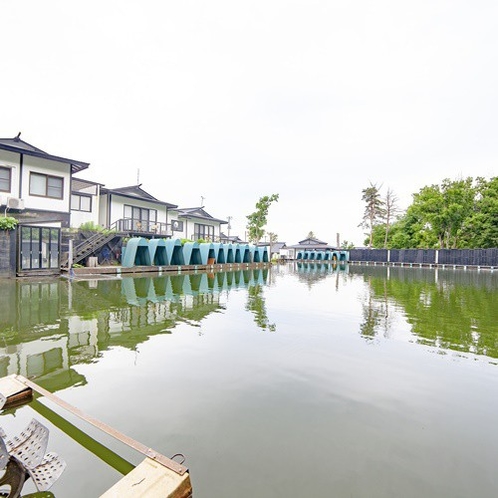 小屋・テントで釣りができるので天候や季節を問わず一年を通じてへら鮒釣りを楽しんで頂くことができます。