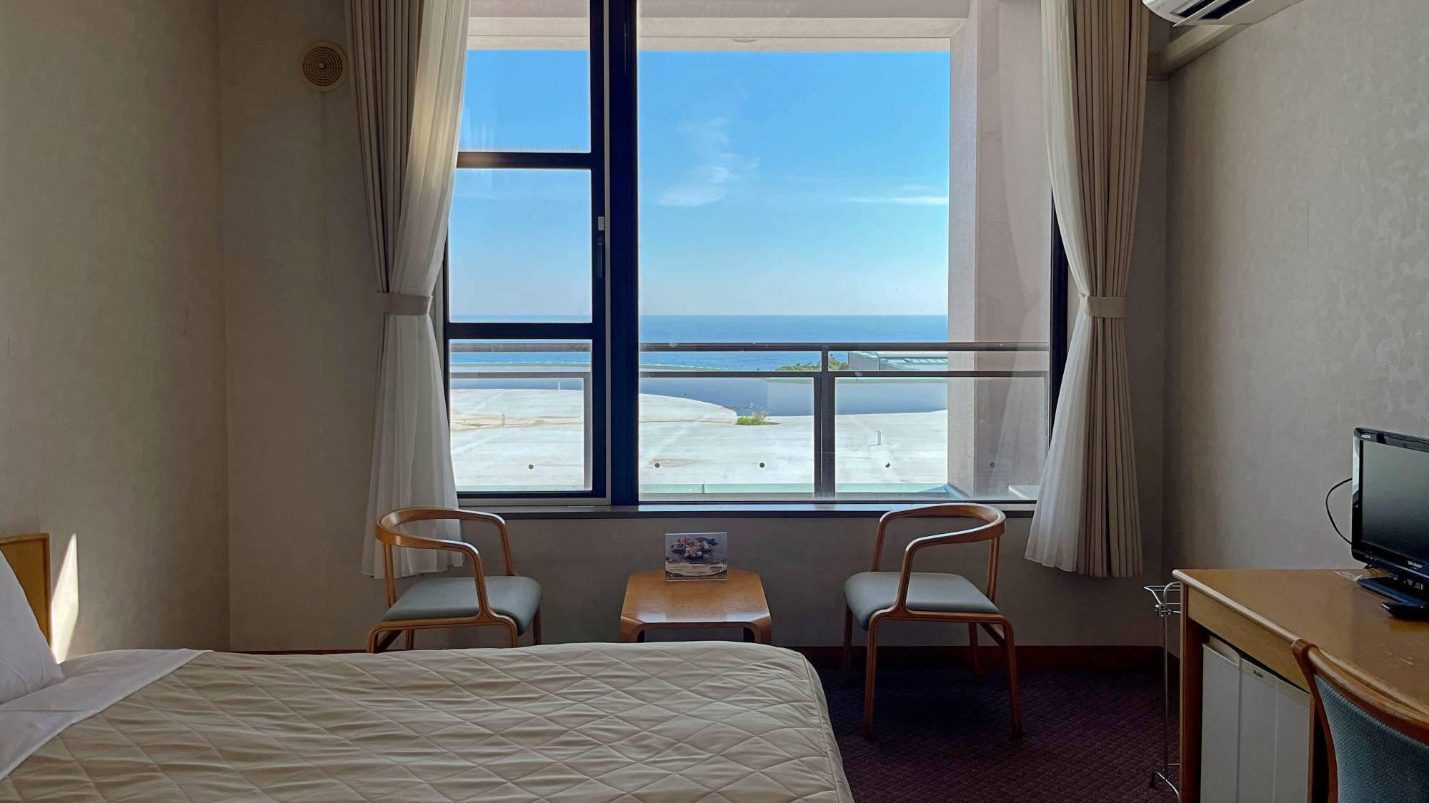オーシャンビュー / 洋室ツイン（バス付き）