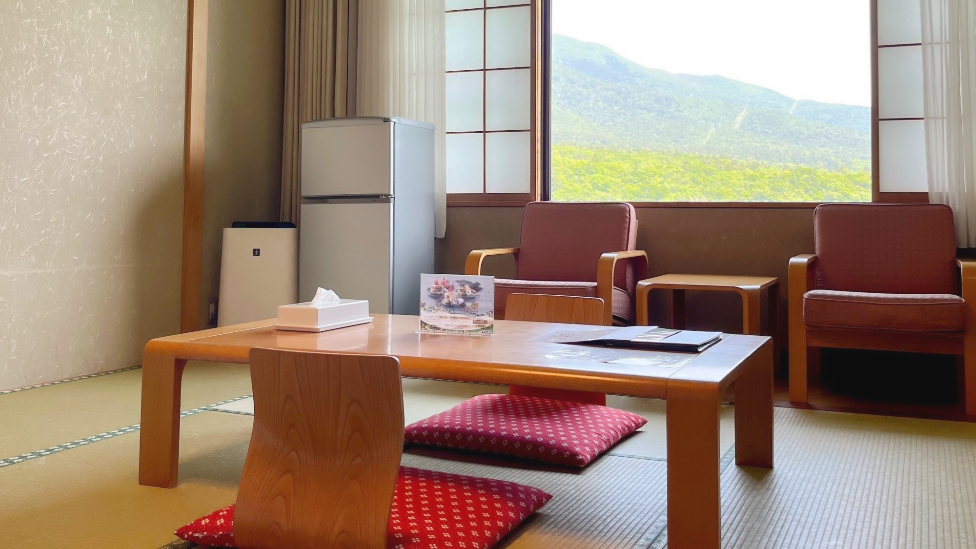 【和室】畳の香りに癒される、心安らぐくつろぎ空間