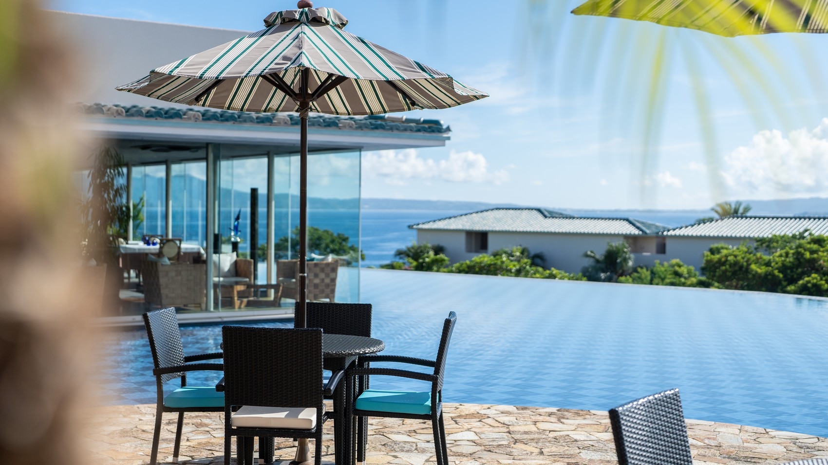 【楽天スーパーSALE】プールサイドで始まる、至福の一日（朝食付）