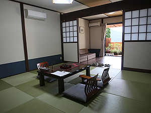 由布院 山荘 吾亦紅(部屋(ベッドルーム))