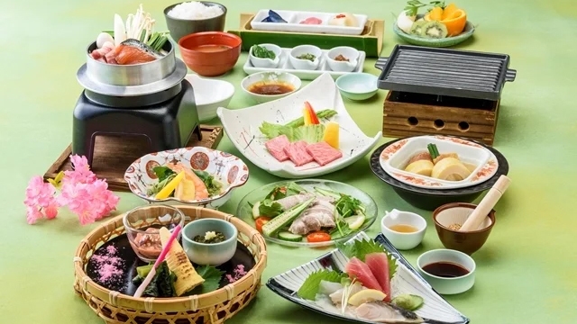 庄内の旬を盛り込んだ特別コース『日本海の鱒と山菜・山形牛 旬彩料理』宿泊プラン2025