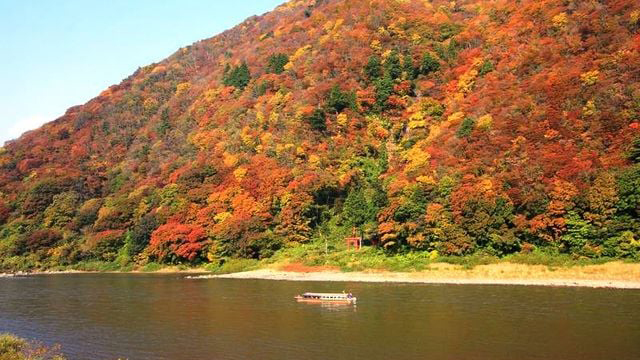 山形県の母なる川「最上川」の自然に癒される【最上川舟下りチケット付きプラン】