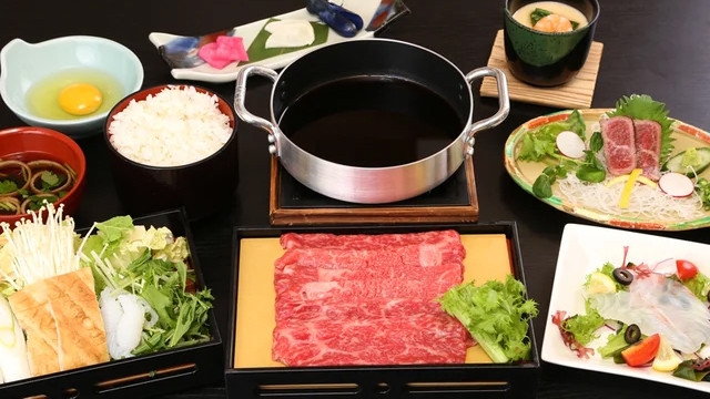 肉の柔らかさと旨味を堪能 山形牛すき焼き会席　宿泊プラン