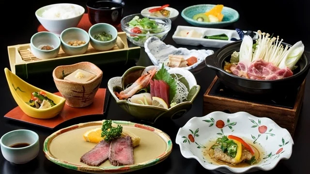 夕食：地物と旬にこだわった『羽黒会席』