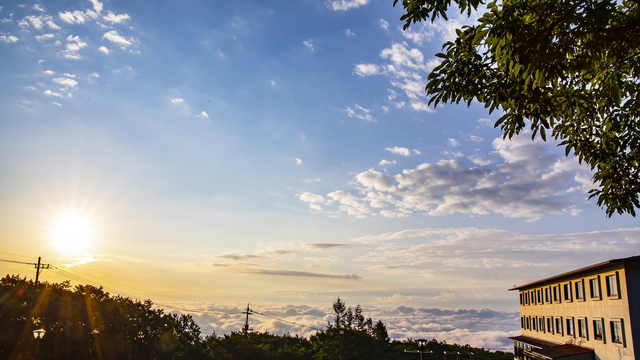 雲海と朝焼けを望む絶景