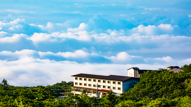 雲海を見下ろす休暇村那須