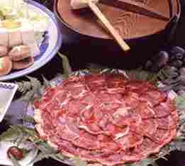 【ホールで夕食】冬場人気の「ぼたん鍋大鍋」をお得に楽しんで♪夕食はテーブル席の食堂で。