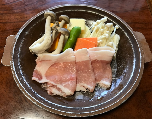 豚肉と野菜の陶板焼き