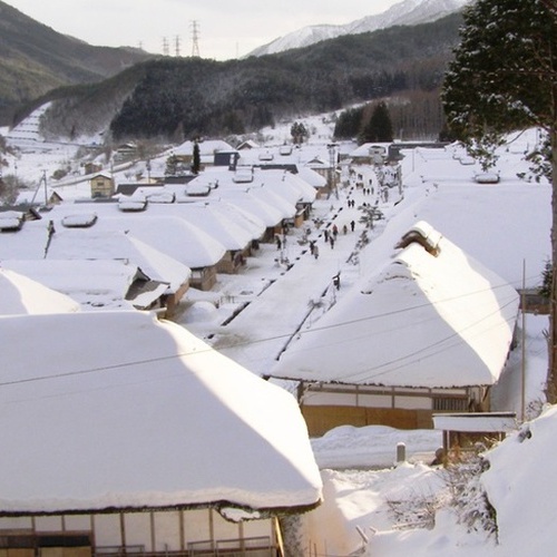 冬の大内宿、会津の厳しい冬を感じることができます。