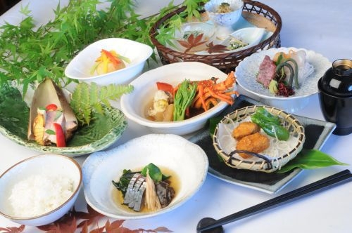 【当館人気No.1】大将おまかせ海鮮創作料理｜串本近海の旬魚を味わうスタンダード2食付