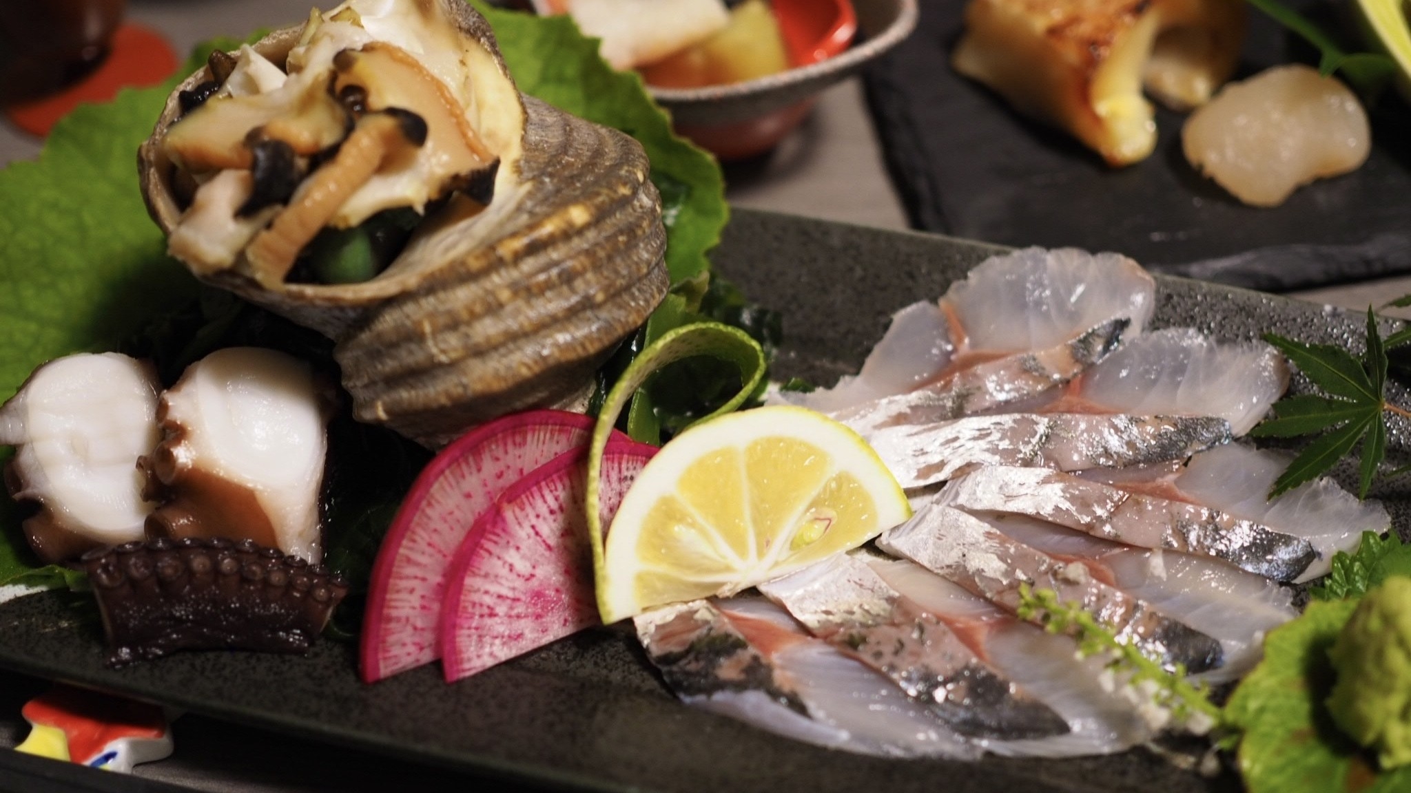 【佐賀関出身の女将厳選】本日の地魚刺盛＆奥豊後豚の木蓮鍋を味わうプラン＜朝夕お食事処／貸切風呂無料＞