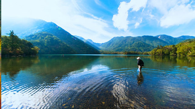 初秋の湯ノ湖 9月中旬