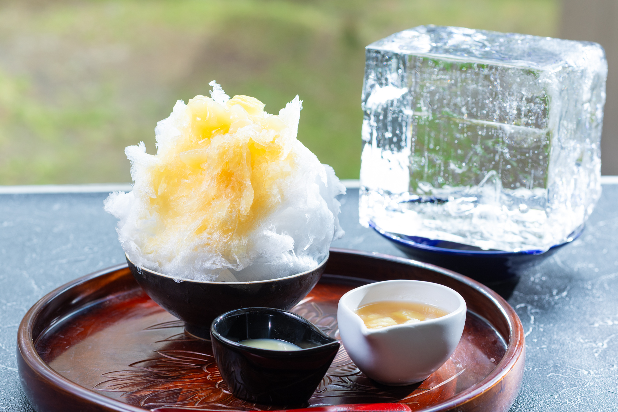 日光天然氷のかき氷　桃