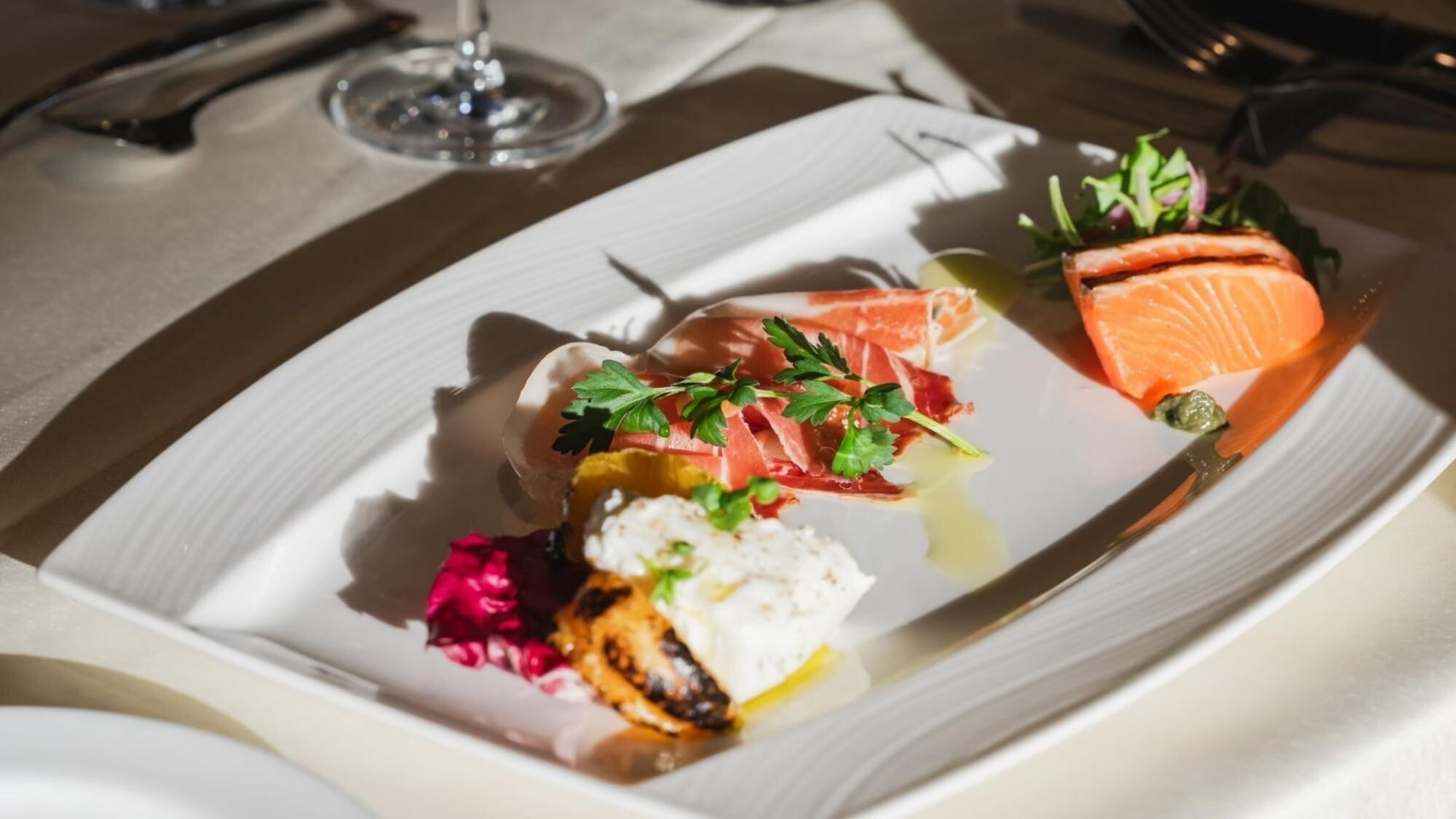 ◆料理一例｜地元食材で仕上げる五感で味わうイタリアン