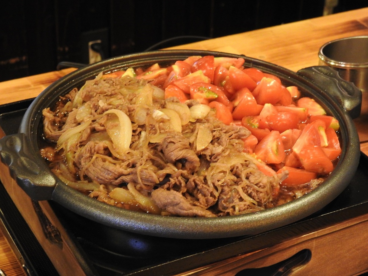 朝食：飛騨牛トマト牛丼